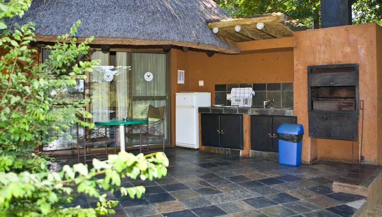 skukuza rest camp luxury bungalow braai facilities
