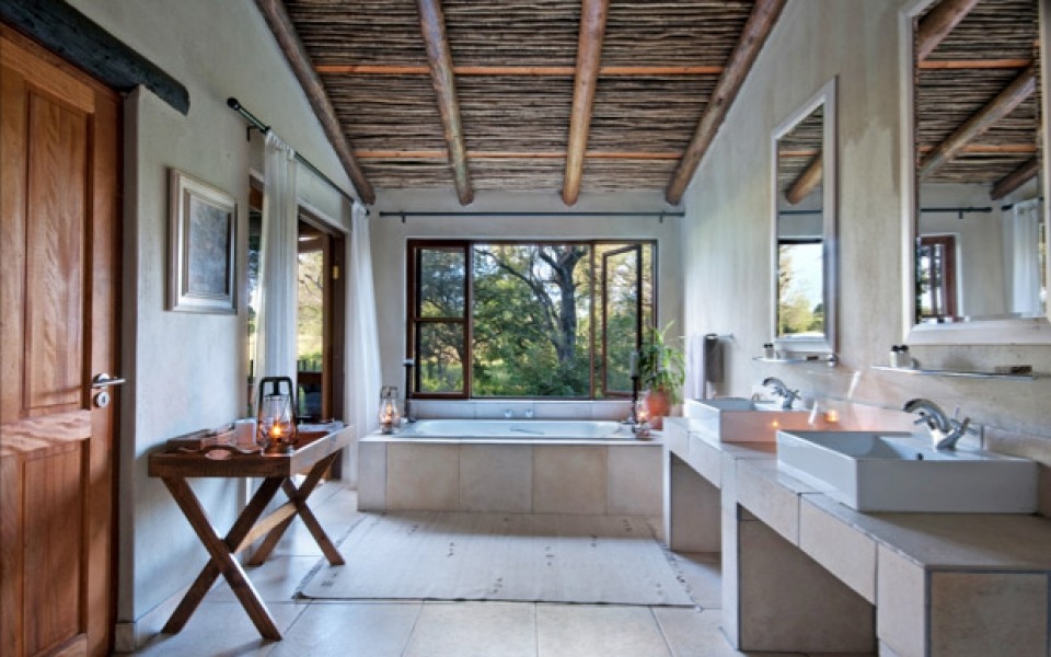 Nottens Bush Camp – Family Room Video – Sabi Sands Game Reserve