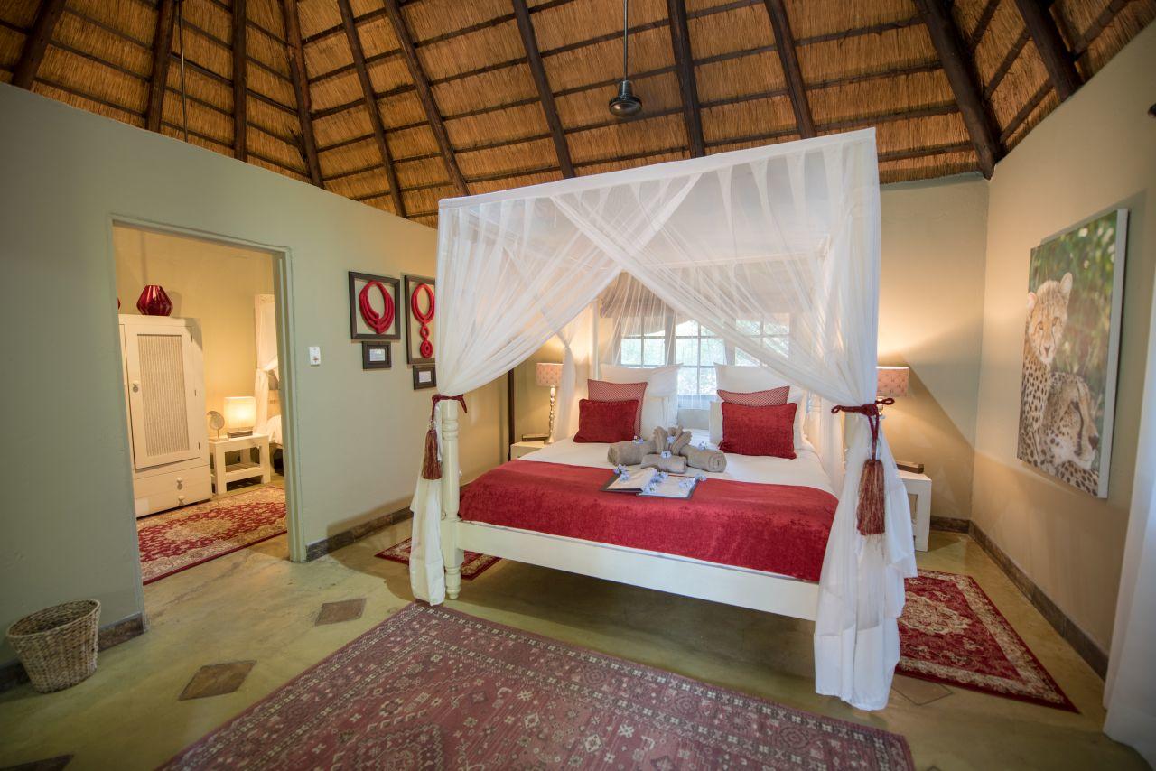 kambaku safari lodge bedroom 41