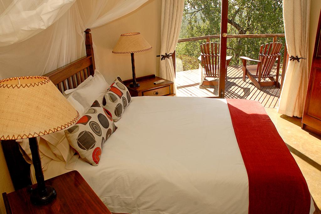 kwa madwala manyatta rock camp 16