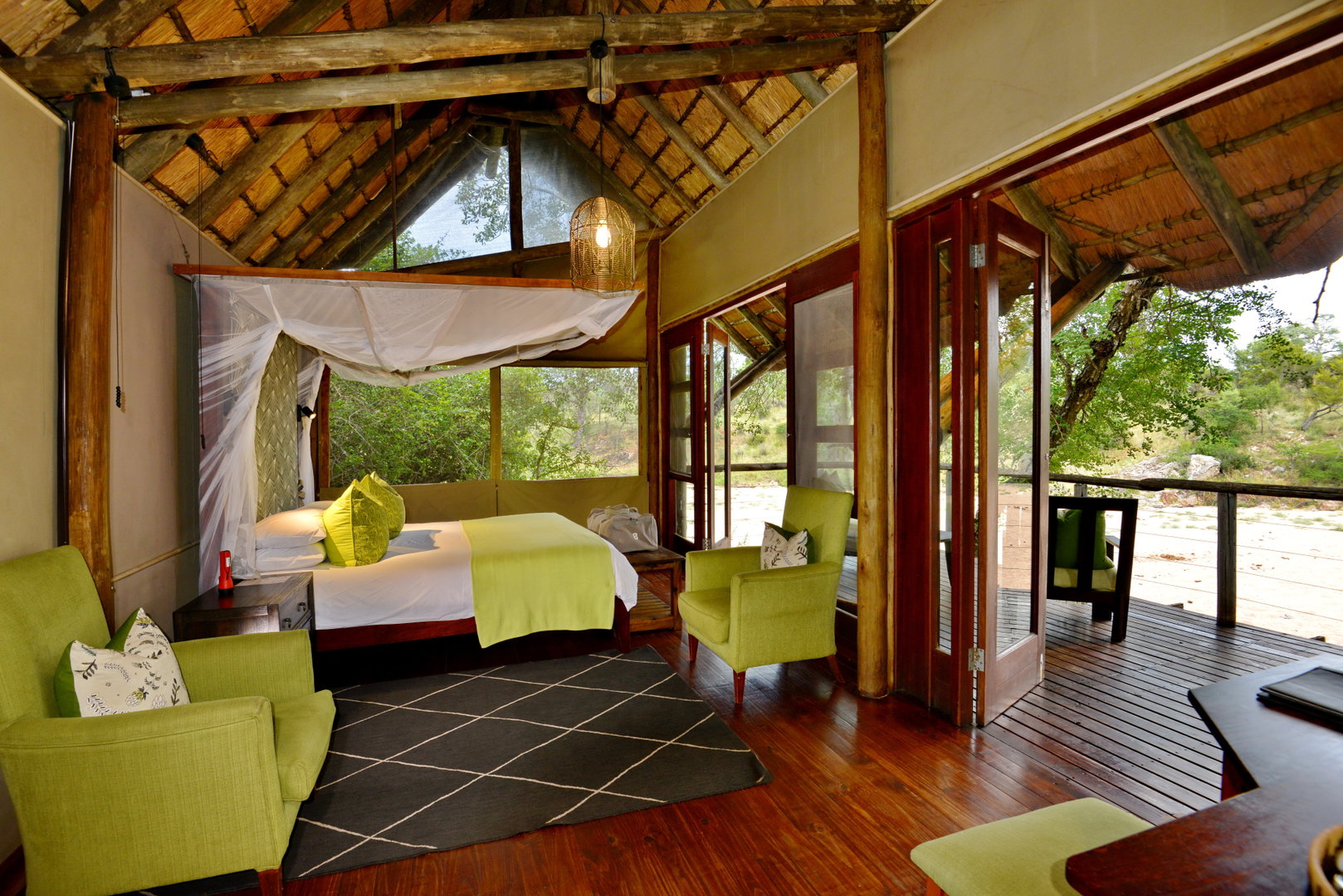 Rhino Post Safari Lodge Bush Suites