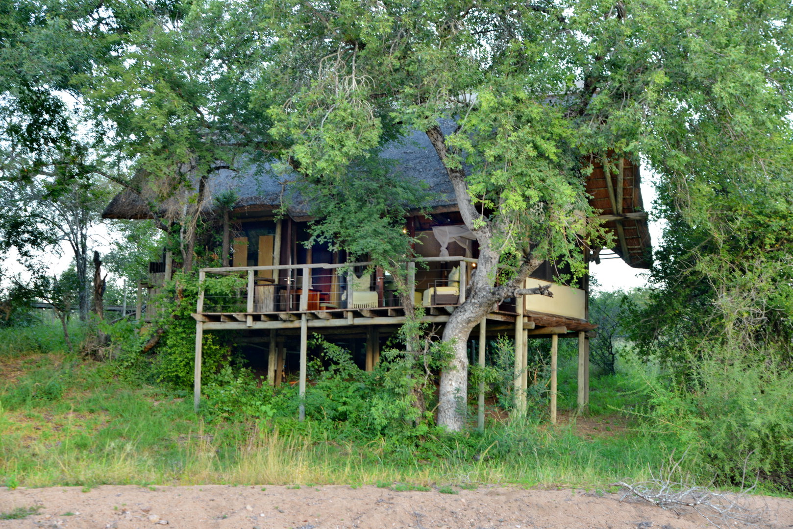Rhino Post Safari Lodge Bush Suites 3
