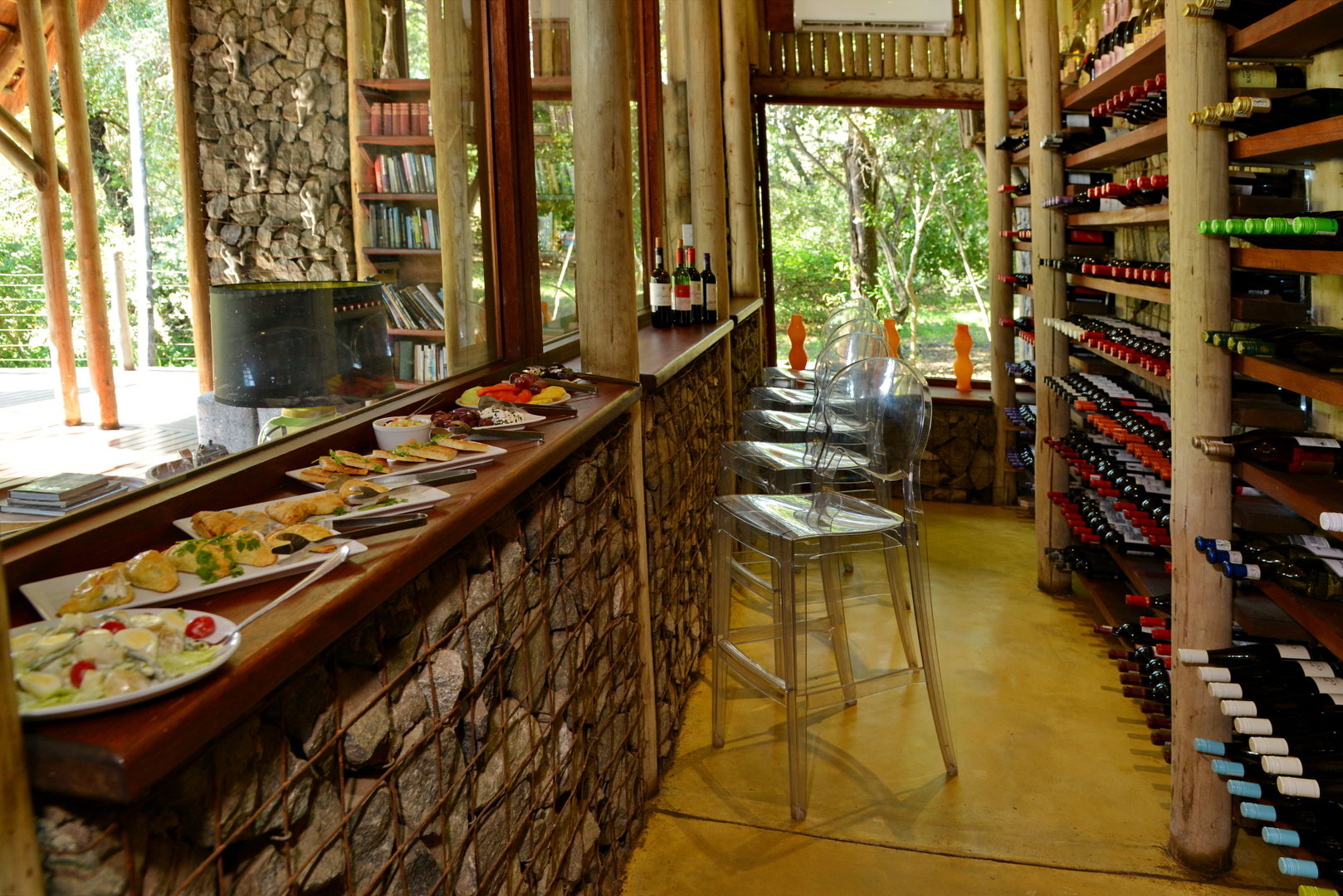 Rhino Post Safari Lodge Dining 1
